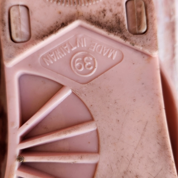 Elegant Pink Bow Flip Flops - Picture 3 of 5